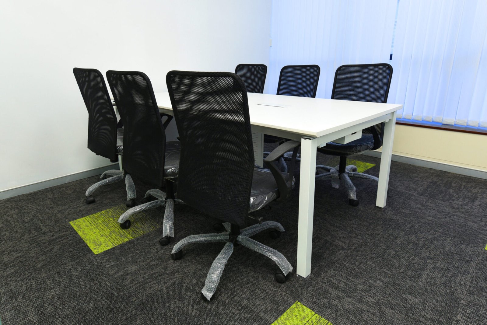 how to set up flexible workspaces with modular furniture 2048x1367