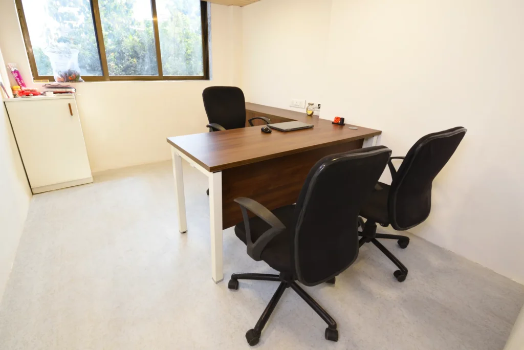 karma design l shape boss cabin 1 scaled