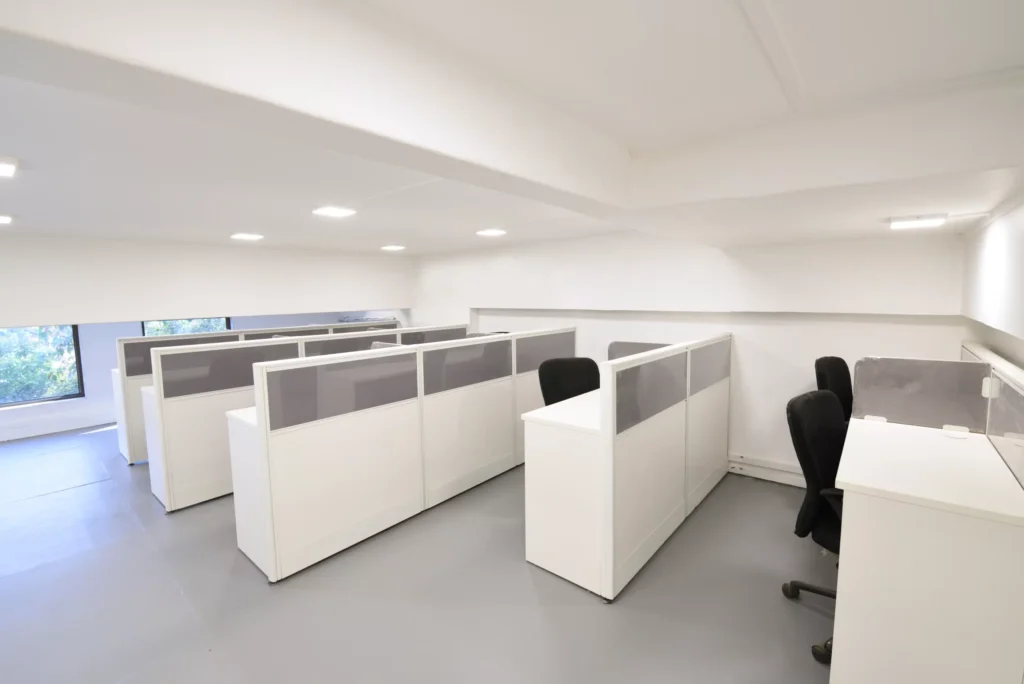 karma design open space partition workstation 2 scaled