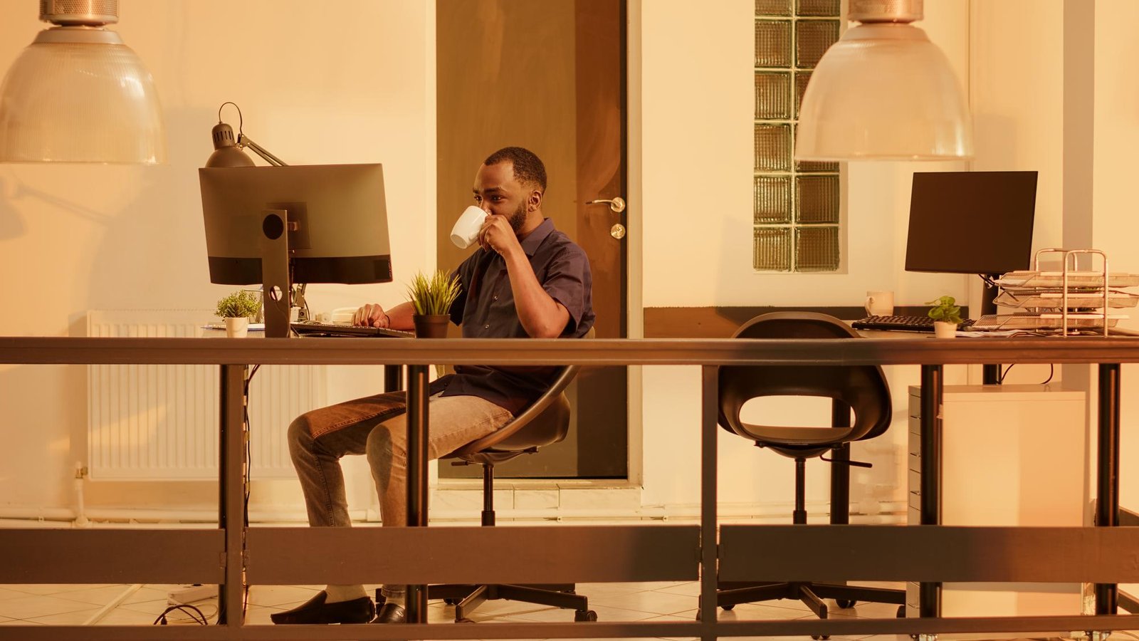 key benefits of using ergonomic office furniture