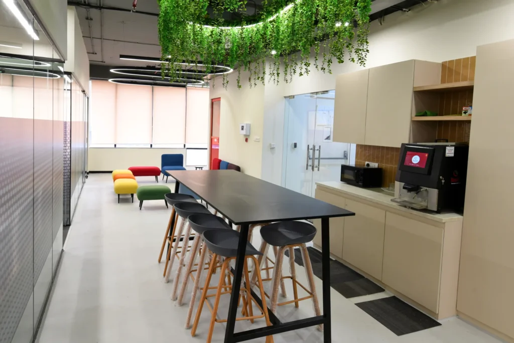 yessswork canteen 2 scaled (1)