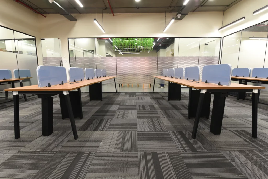 yessswork linear open space workstation 1 scaled (1)