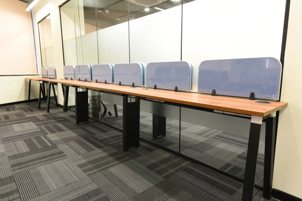 yessswork linear partition workstation 1 scaled (1)