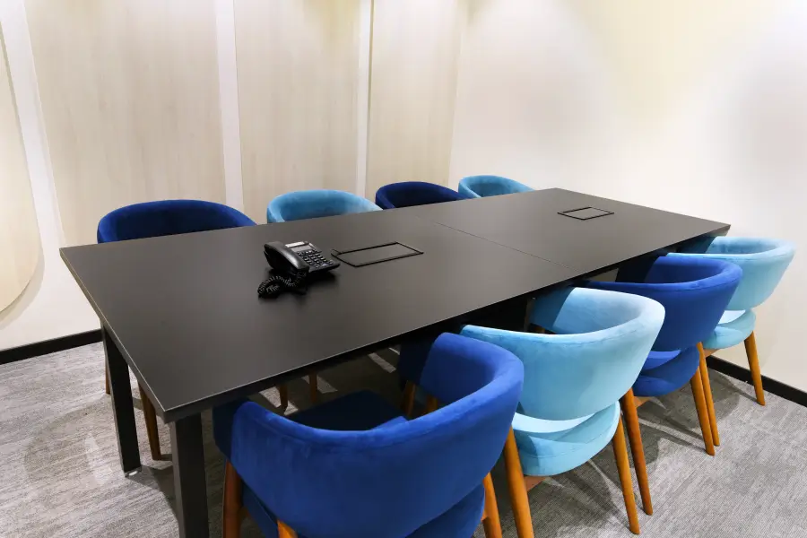 yesssworks coworking meeting table photos